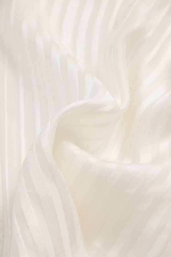 #color_White