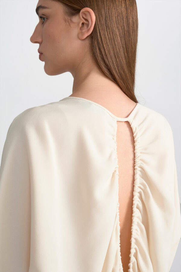 #color_Ivory