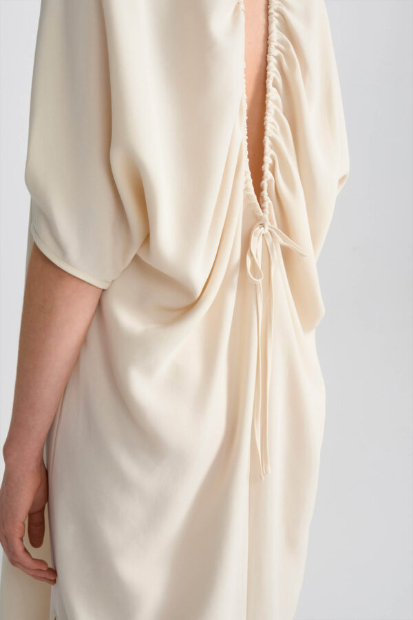 #color_Ivory
